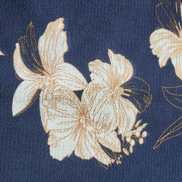 BELONGSCI Women XS V-Neck 3/4 Bell Sleeve White Floral Shift Mini /Midi Dress - Picture 3 of 7